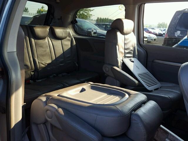 KNDMC233876041638 - 2007 HYUNDAI ENTOURAGE GRAY photo 6