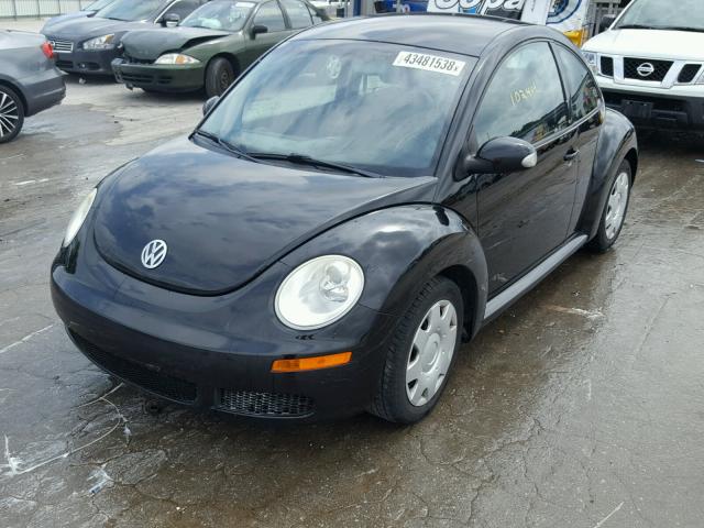 3VWPG3AG1AM018459 - 2010 VOLKSWAGEN NEW BEETLE 黑色 照片 2