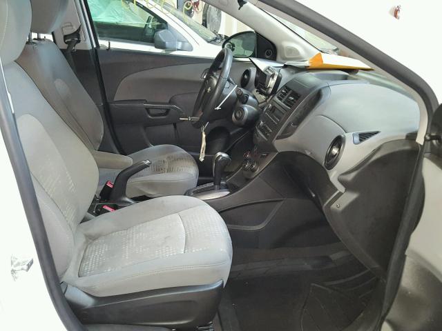 1G1JA6SH2C4161446 - 2012 CHEVROLET SONIC LS WHITE photo 5