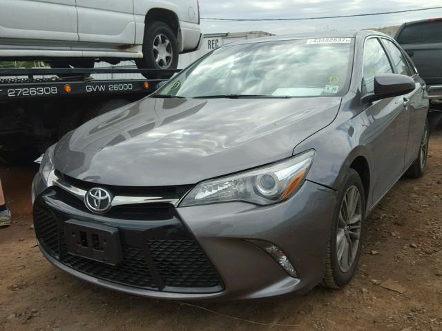 4T1BF1FK6HU788966 - 2017 TOYOTA CAMRY LE SILVER photo 2