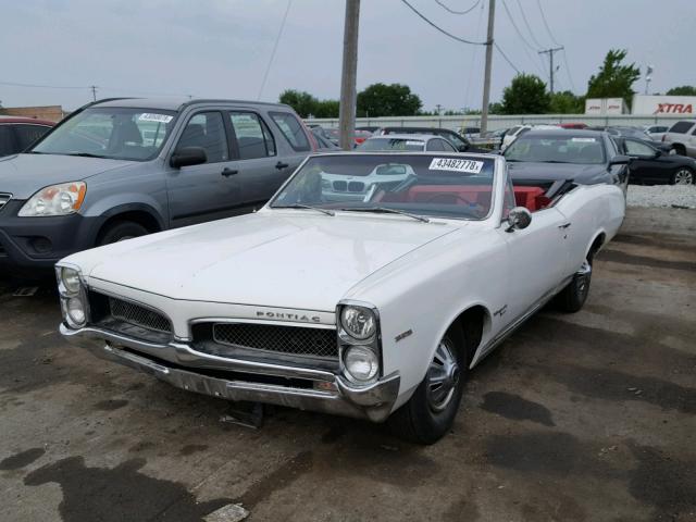 235677P194357 - 1967 PONTIAC TEMPEST WHITE photo 2