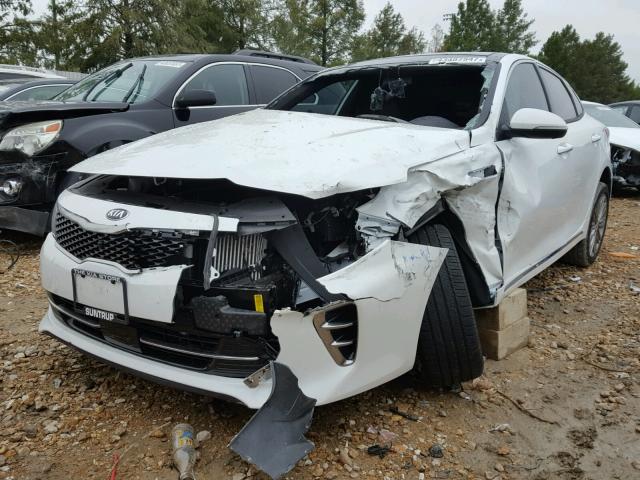 5XXGV4L25HG153326 - 2017 KIA OPTIMA SXL WHITE photo 2