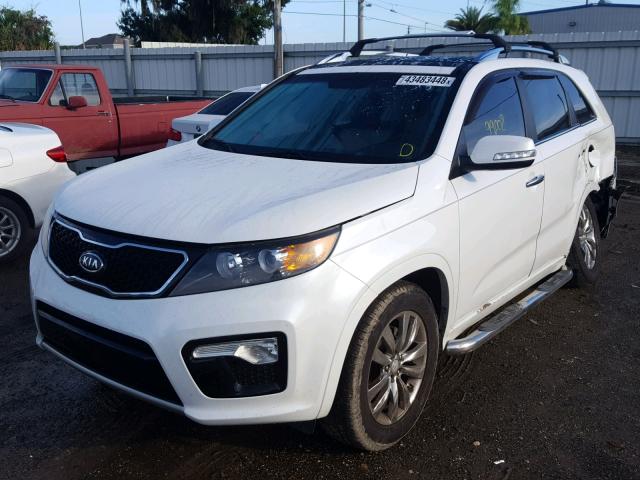 5XYKW4A28CG261275 - 2012 KIA SORENTO SX WHITE photo 2