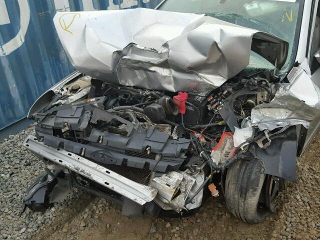 3FAHP0HA9BR166747 - 2011 FORD FUSION SILVER photo 9