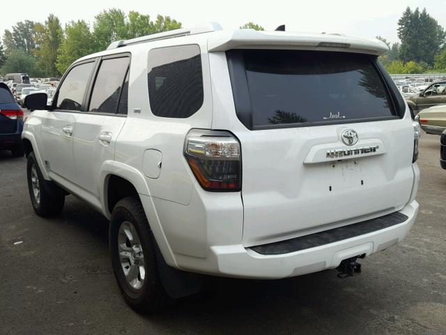 JTEBU5JR6G5286808 - 2016 TOYOTA 4RUNNER SR WHITE photo 3