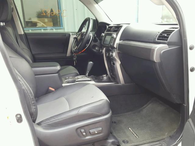 JTEBU5JR6G5286808 - 2016 TOYOTA 4RUNNER SR WHITE photo 5