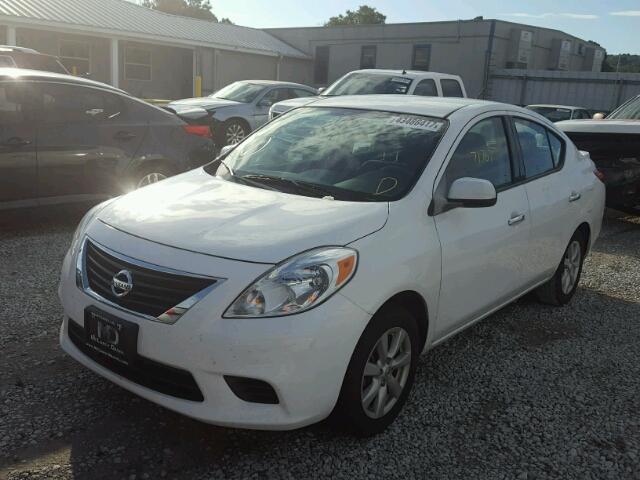 3N1CN7AP3EL865545 - 2014 NISSAN VERSA WHITE photo 2