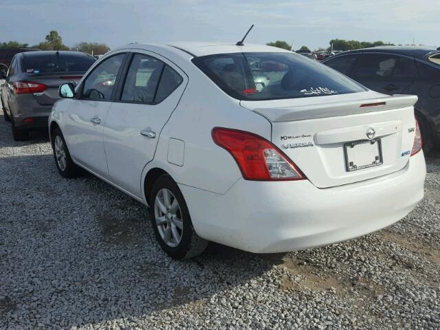 3N1CN7AP3EL865545 - 2014 NISSAN VERSA WHITE photo 3