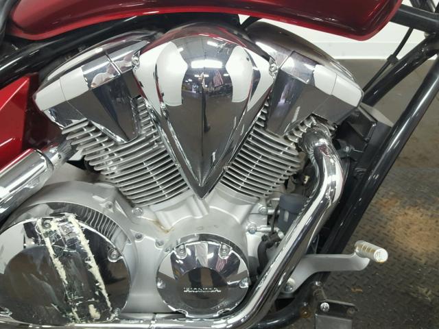 JH2SC6705AK000498 - 2010 HONDA VT1300 CS RED photo 5