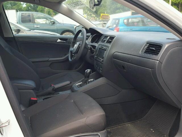 3VW2K7AJ7FM288086 - 2015 VOLKSWAGEN JETTA BASE Սպիտակ լուսանկար 5
