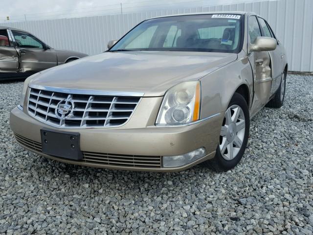 1G6KD57YX6U148442 - 2006 CADILLAC DTS GOLD photo 2