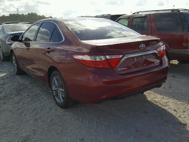4T1BF1FK8HU811180 - 2017 TOYOTA CAMRY LE 红色 照片 3