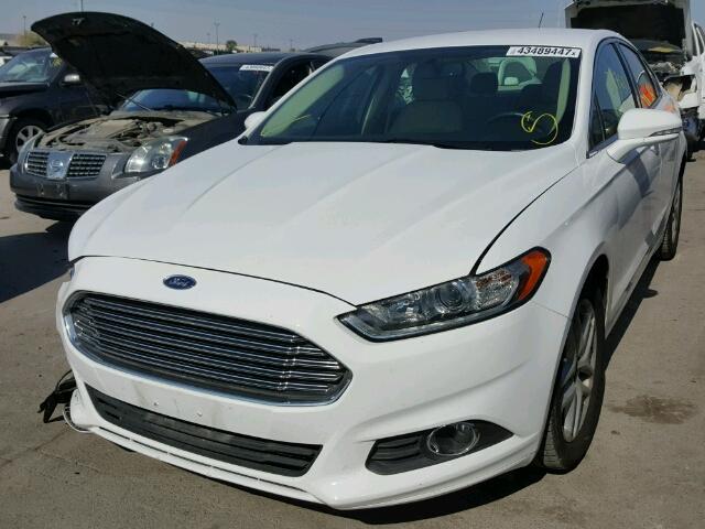 3FA6P0HD3GR332592 - 2016 FORD FUSION SE WHITE photo 2