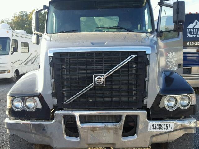 4V5K99GG84N364357 - 2004 VOLVO VHD BLUE photo 7