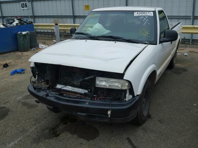 1GCCS14X1WK189033 - 1998 CHEVROLET S TRUCK WHITE photo 2