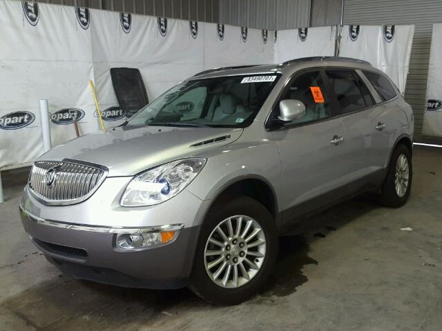 5GAKRBED3BJ252684 - 2011 BUICK ENCLAVE SILVER photo 2