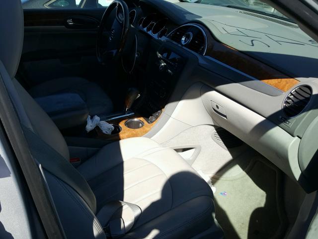 5GAKRBED3BJ252684 - 2011 BUICK ENCLAVE SILVER photo 5