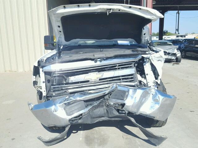 1GC1CUEGXGF160211 - 2016 CHEVROLET SILVERADO WHITE photo 9