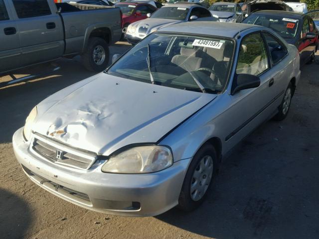 1HGEJ6221XL036407 - 1999 HONDA CIVIC DX SILVER photo 2