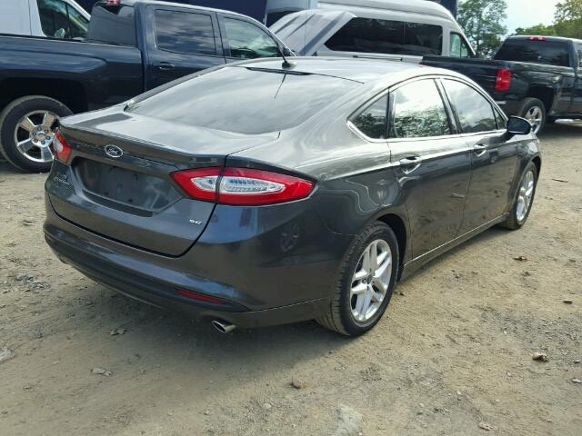 3FA6P0H79FR113614 - 2015 FORD FUSION SE GRAY photo 4