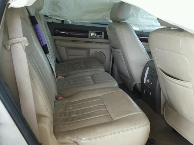 5LMFU27R64LJ26438 - 2004 LINCOLN NAVIGATOR Złoty zdjęcie 6