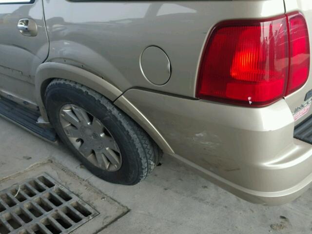 5LMFU27R64LJ26438 - 2004 LINCOLN NAVIGATOR Złoty zdjęcie 9