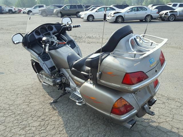 1HFSC47042A100604 - 2002 HONDA GL1800 GOLD photo 3