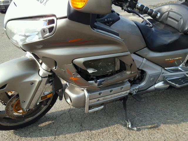 1HFSC47042A100604 - 2002 HONDA GL1800 GOLD photo 9