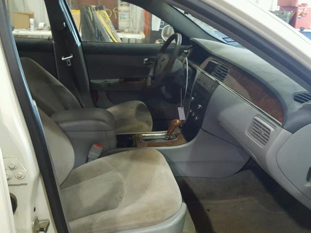 2G4WC532651316103 - 2005 BUICK LACROSSE C WHITE photo 5