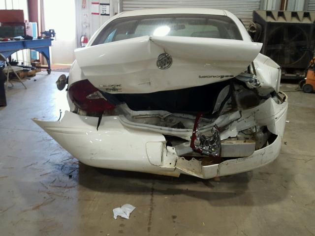 2G4WC532651316103 - 2005 BUICK LACROSSE C WHITE photo 9