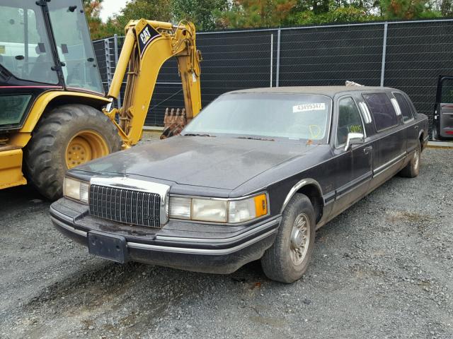 1LNLM81W1PY641507 - 1993 LINCOLN TOWN CAR E BLACK photo 2