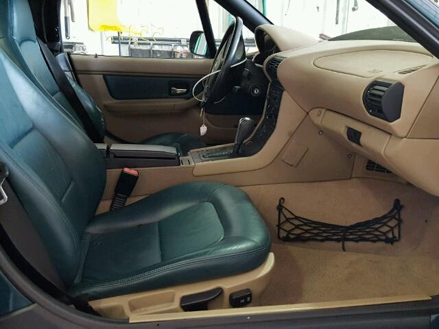 4USCH7323WLD15536 - 1998 BMW Z3 GREEN photo 5