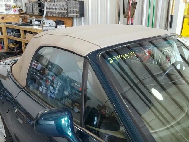 4USCH7323WLD15536 - 1998 BMW Z3 GREEN photo 9