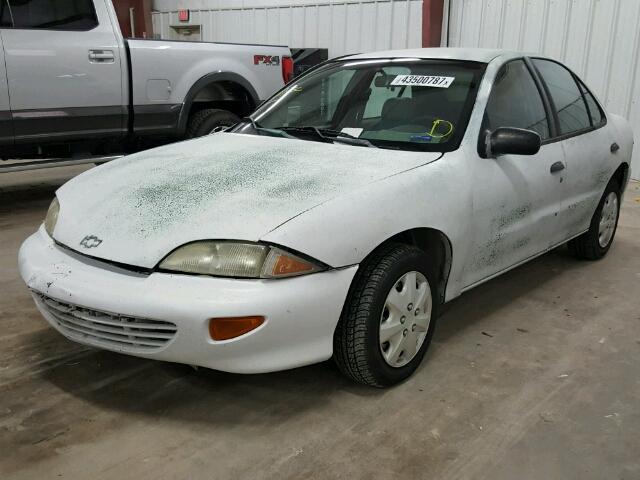 1G1JC5248W7219001 - 1998 CHEVROLET CAVALIER WHITE photo 2