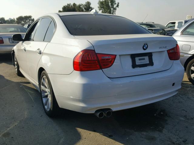 WBAPH5C53BA444074 - 2011 BMW 328 I SULE WHITE photo 3