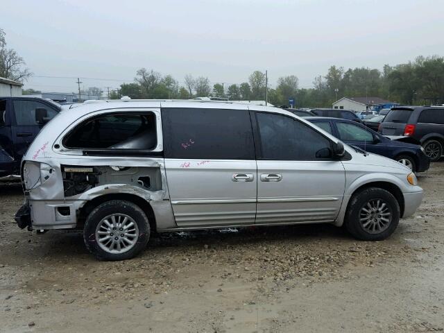 2C8GP64L03R185998 - 2003 CHRYSLER TOWN & COU SILVER photo 9