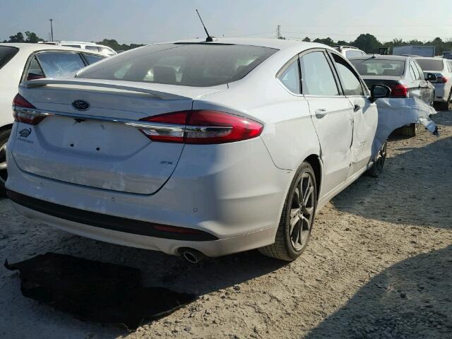 3FA6P0H7XHR414783 - 2017 FORD FUSION SE WHITE photo 4