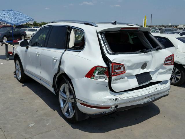 WVGGF7BP4HD001992 - 2017 VOLKSWAGEN TOUAREG EX WHITE photo 3