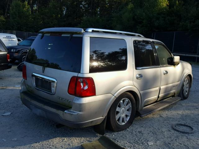 5LMFU28R43LJ46152 - 2003 LINCOLN NAVIGATOR Silber Foto 4