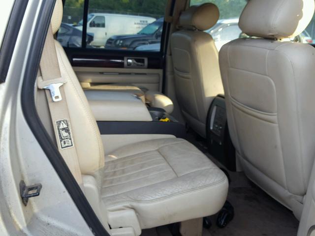 5LMFU28R43LJ46152 - 2003 LINCOLN NAVIGATOR Silber Foto 6