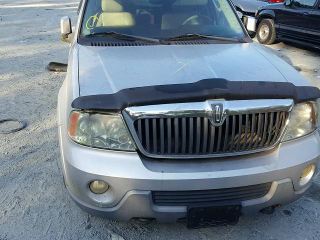 5LMFU28R43LJ46152 - 2003 LINCOLN NAVIGATOR Silber Foto 9