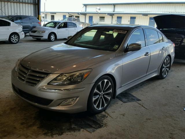 KMHGC4DH1CU158644 - 2012 HYUNDAI GENESIS 5. SILVER photo 2