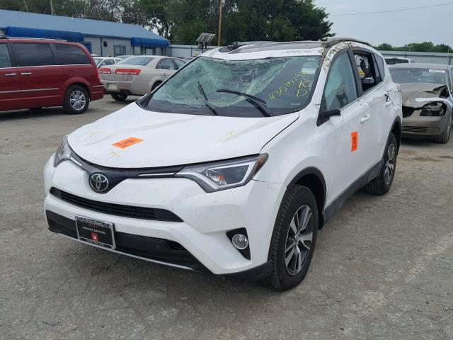 2T3RFREV0JW701925 - 2018 TOYOTA RAV4 ADVEN WHITE photo 2