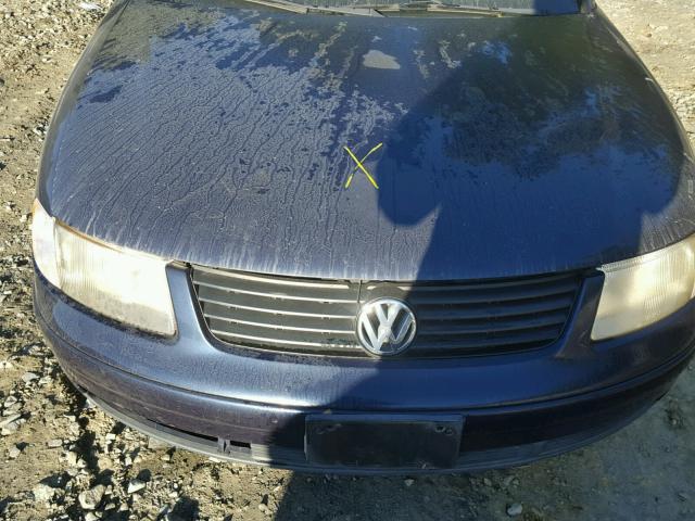 WVWPD63B3XE456882 - 1999 VOLKSWAGEN PASSAT GLX 蓝色 照片 7
