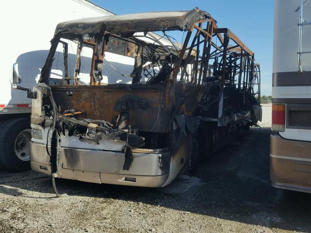 4VZBN8198XC030330 - 1999 AMERICAN MOTORS MOTORHOME BURN photo 2