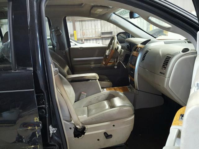 1A8HX58228F147374 - 2008 CHRYSLER ASPEN LIMI შავი ფოტო 5