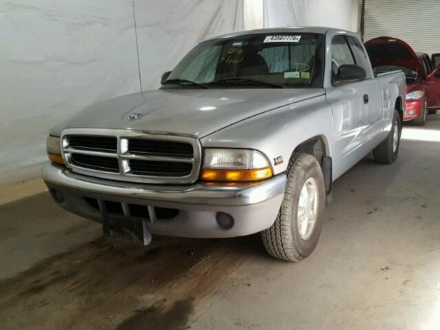 1B7GL22Y0WS645796 - 1998 DODGE DAKOTA GRAY photo 2