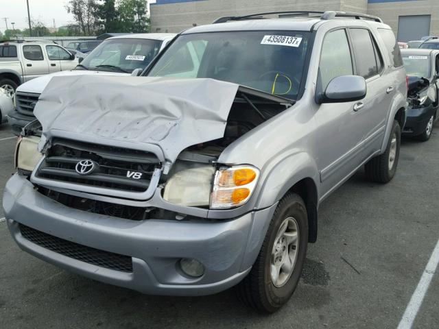 5TDZT34A72S091819 - 2002 TOYOTA SEQUOIA SR SILVER photo 2