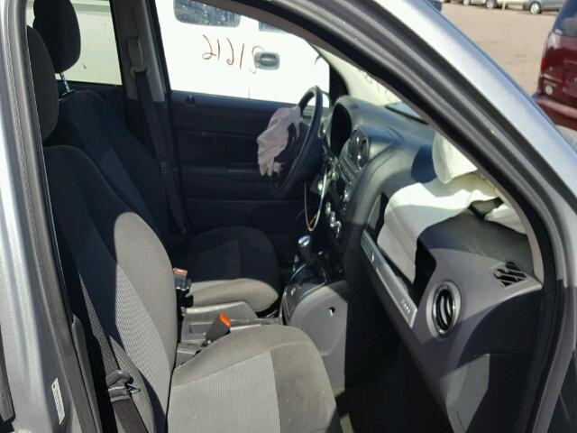 1C4NJCBA7GD567447 - 2016 JEEP COMPASS SP SILVER photo 5