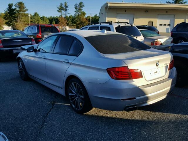 WBAFR9C51BC599615 - 2011 BMW 550 SILVER photo 3
